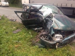 Кола и ТИР се удариха на пътя Ботевград-Мездра, има пострадал