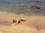 Кучкова се чекне на плажа в Гърция (СНИМКИ)
