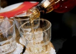 Иззет е контрабанден алкохол от търговски обект в Зелин