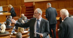 Депутатите обсъждат на второ четене промени в Закона за ДДС