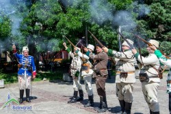 Залпове пред Паметника –костница в Скравена