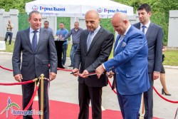 Вицепремиерът Томислав Дончев преряза лентата на нова производствена линия  за безалкохолни напитки „ВВВ” в Трудовец