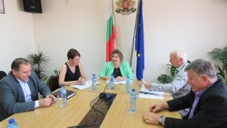 Областната програма „Заедно за здравето и сигурността на децата” бе подписана в областната администрация