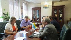Посланикът на Украйна се срещна с ръководството на Областната администрация 