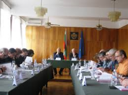 Решенията на 10-то извънредно заседание на Общински съвет- гр.Етрополе 