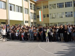 В СОУ „Христо Ясенов” започнаха новата учебна година с 860 ученика