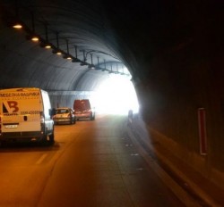 Движението през тунела "Витиня"  ограничено  само в едната част