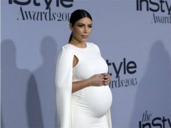 Ким Кардашиян позира бременна 