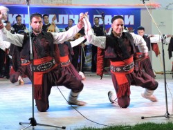 Концерт на фолклорен ансамбъл "ПИРИН" Благоевград в Ботевград !