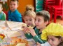Децата от ЦСГ „Слънце” се учиха да правят вкусотии за Деня на християнското семейство