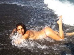 Пенка Карибското тяло се рекламира гола (СНИМКИ 18+)