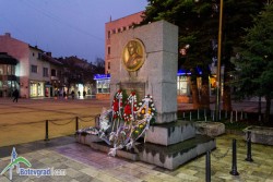 Ботевград чества 136  години от рождението на Стамен Панчев