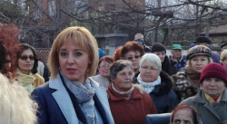 Манолова ще сезира съда заради затегнатия режим за казаните за ракия