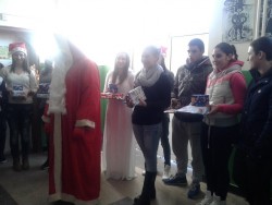 Коледна изненада в СОУ „ Христо Ясенов“