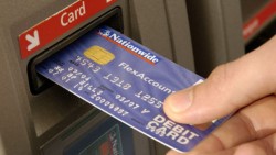 БНБ съобщи за неправомерно издадени кредитни карти