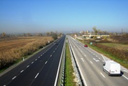 Правителството спира обществената поръчка за магистрала „Хемус“