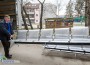 Още 10 чисто нови пейки бяха поставени в поликлиниката в Ботевград 