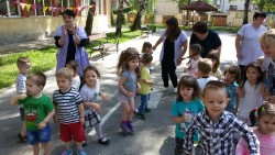 На 1 юни всички в ОДЗ „Иглика" се забавляваха, рисуваха и танцуваха