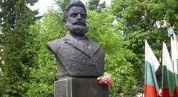 Почитаме паметта на Христо Ботев и загиналите за свободата на България