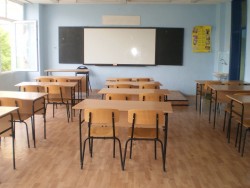 РИО обяви свободните места по паралелки след третото класиране в гимназиите  