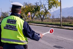 Образувани са бързи производства срещу двама нарушители на пътя