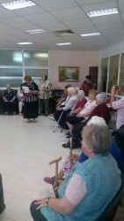 Пенсионерски клуб „Детелина” поздрави именниците днес в Дома за възрастни  хора 