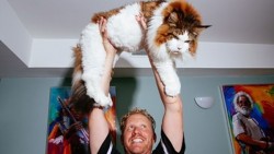 Самсон е най-голямата котка в света