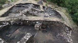 Археолози откриха глинен жарник от ранното Средновековие в крепостта ''Калята'' край Якоруда