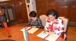 България и Китай подписаха протокол за износ на български млечни продукти