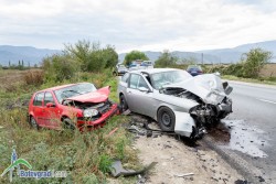 Три автомобила катастрофираха на пътя за Скравена след Чуклето