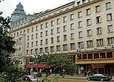 Мистър Лаваца купи Гранд хотел “България”