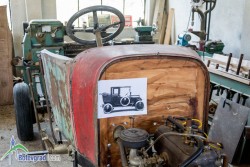 Дърворезбар от Боженица реставрира автомобил, разкарвал мляко в София 