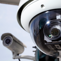 Софийската фирма „ГЛОБАЛ УАН“ ООД ще достави и монтира 57 камери в общината