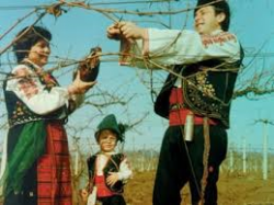 Днес да почерпят всички, които се казват...