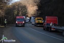 АПИ: Поради силно натоварен трафик по път София - Ботевград, се препоръчва използването на път II-16 София - Своге - Ребърково