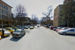 Общината ще изгражда паркинг близо до сградата на доболничната помощ 