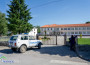 Неизвестни лица вилнели в двора на училището в Скравена