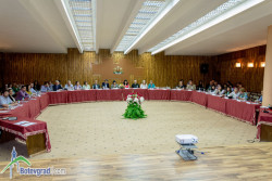 Представителят на МОН приветства срещата между училищата и бизнеса в Ботевград