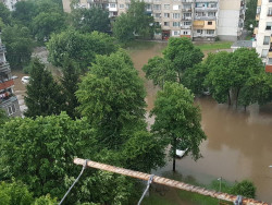 Около 35 литра на кв.м. валежи са паднали в Ботевград вчера в рамките на час 