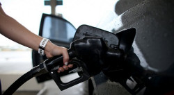 Дизелът и бензинът у нас са поевтинели с около 2-3%