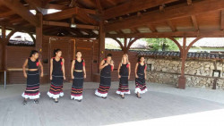 Състав „Ромски ритми” участва в летни празници „С Копривщица в сърцето”