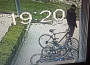Камери заснеха нагла кражба на велосипед пред „Арена Ботевград“