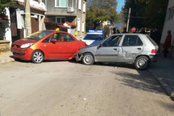 Водач предизвика ПТП и избяга 