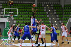 Лукойл с трета загуба във ФИБА Къп