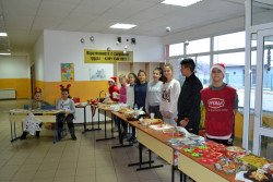 ОУ „Св. св. Кирил и Методий” организира благотворителен базар. Средствата от него са за болно дете