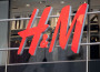 H&M остана без две звезди заради расистка реклама