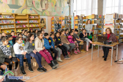 Със съвместна проява градска библиотека "Иван Вазов" и ОУ "Васил Левски" изразиха почитта си към Апостола 