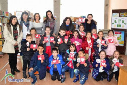 Вълшебната сила на мартениците донесе много радост в библиотеката