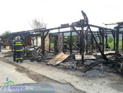 Изгоря крайпътно заведение в Новачене
