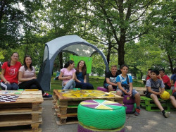 Завърши първи етап от създаването на младежко пространство на открито в Трудовец